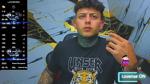 Snapshot of Kevin22_222 chatting on 09/17/25, 06:15 Kevin22 222 online show from 09/17/25, 06:15