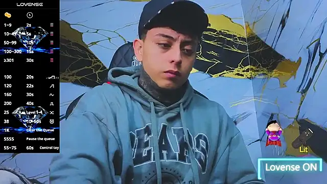 Snapshot of Kevin22_222 chatting on 09/27/25, 07:02 Kevin22 222 online show from 09/27/25, 07:02