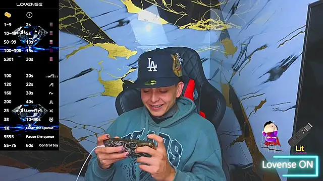 Snapshot of Kevin22_222 chatting on 11/21/25, 02:32 Kevin22 222 online show from 11/21/25, 02:32