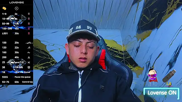 Snapshot of Kevin22_222 chatting on 12/20/25, 03:57 Kevin22 222 online show from 12/20/25, 03:57