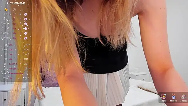 Snapshot of Kelly_Cuutie chatting on 01/26/25, 12:48 Kelly Cuutie online show from 01/26/25, 12:48