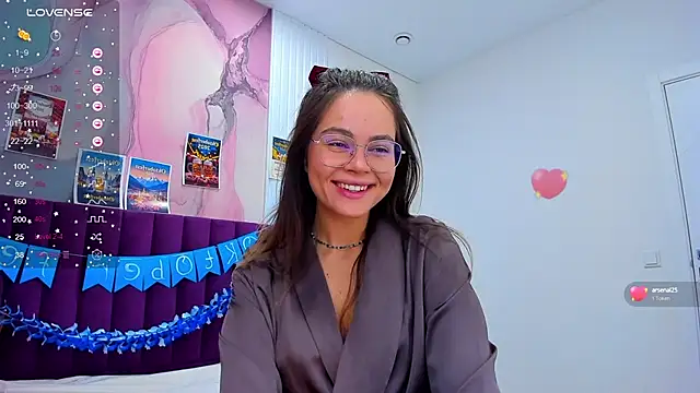 Snapshot of Kelly_Cuutie chatting on 10/04/25, 12:52 Kelly Cuutie online show from 10/04/25, 12:52