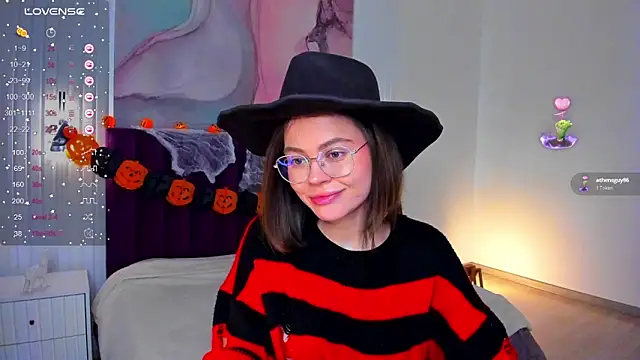 Kelly Cuutie online show from 10/28/25, 01:20