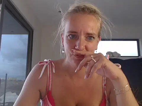 Wendysexyx online show from 10/18/25, 10:10