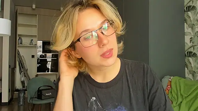 Snapshot of Lilith_lutherlow chatting on 01/16/26, 12:42 Lilith lutherlow online show from 01/16/26, 12:42