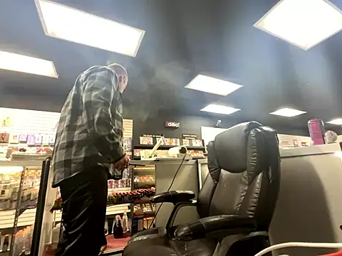 Snapshot of RawRyder8 chatting on 11/12/25, 04:35 RawRyder8 online show from 11/12/25, 04:35