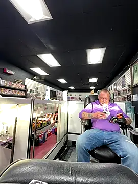 Snapshot of RawRyder8 chatting on 11/13/25, 11:47 RawRyder8 online show from 11/13/25, 11:47