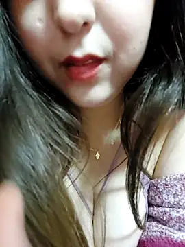 Snapshot of LoNa-daloua chatting on 03/11/25, 10:53 LoNa-daloua online show from 03/11/25, 10:53