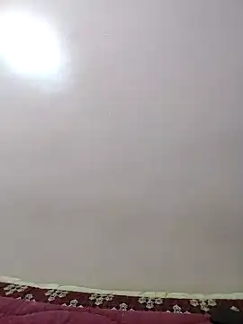 Snapshot of LoNa-daloua chatting on 10/15/25, 10:43 LoNa-daloua online show from 10/15/25, 10:43