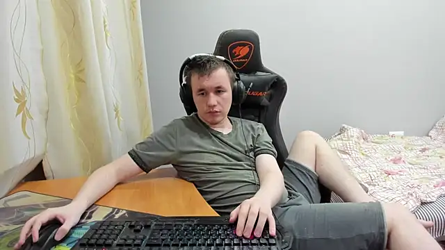 iliaskrislove online show from 11/18/25, 02:43