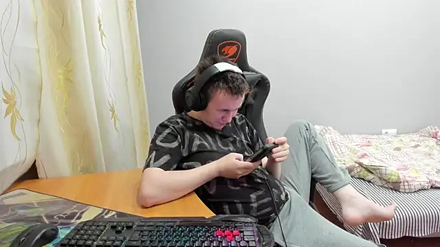 iliaskrislove online show from 11/21/25, 07:34