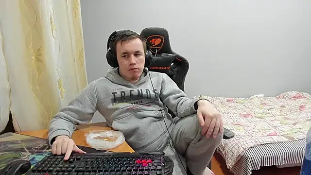 iliaskrislove online show from 12/01/25, 04:23