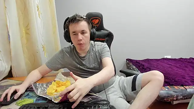 iliaskrislove online show from 12/17/25, 04:29