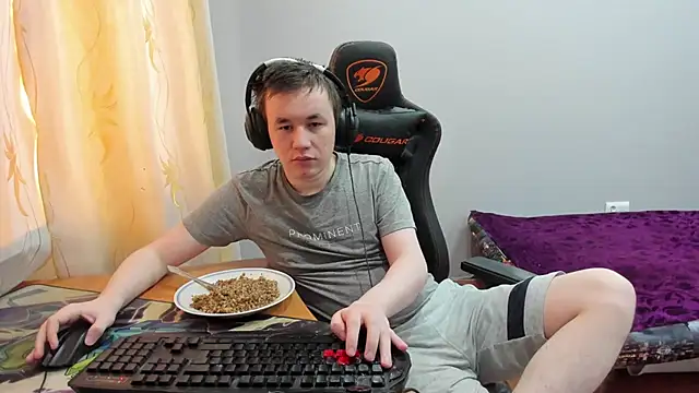 iliaskrislove online show from 12/18/25, 07:36