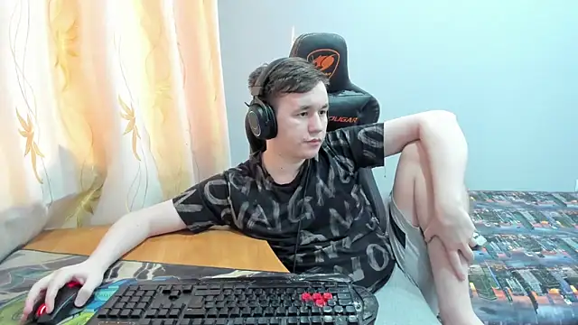 iliaskrislove online show from 05/18/26, 04:13