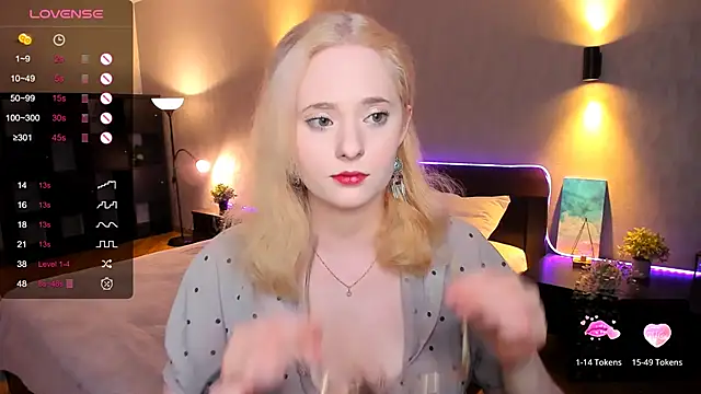 Aemilia  online show from 01/29/25, 12:13