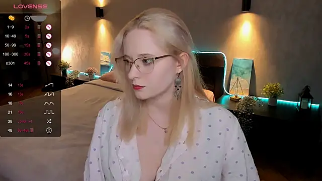 Aemilia  online show from 02/14/25, 02:18