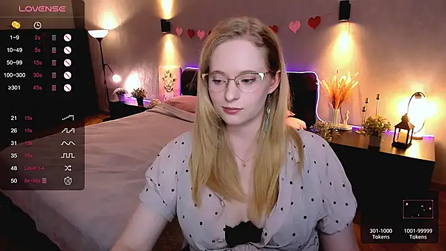 Aemilia  online show from 10/03/25, 08:55