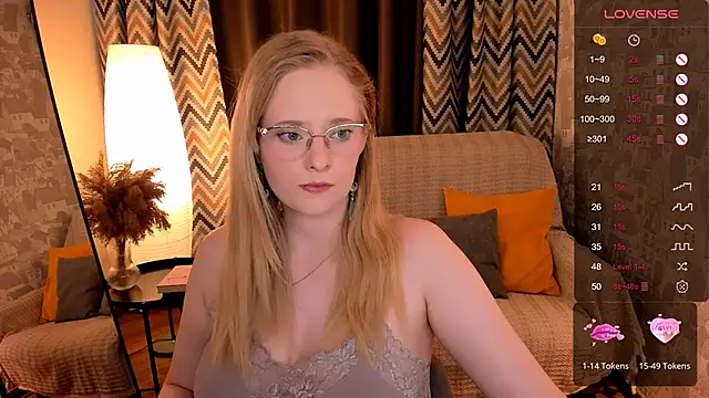 Aemilia  online show from 10/06/25, 08:23