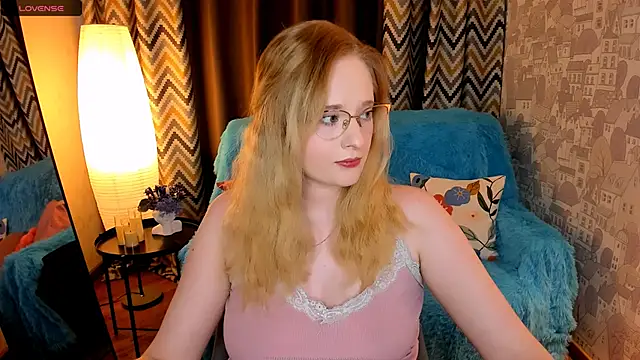 Aemilia  online show from 11/15/25, 08:22