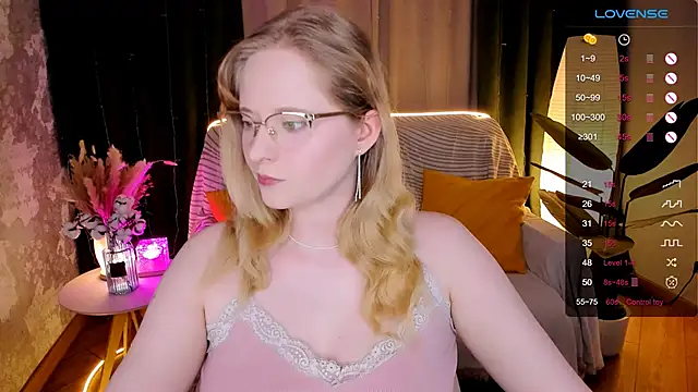 Aemilia  online show from 01/12/26, 02:17