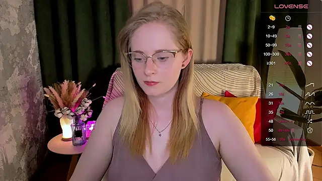 Aemilia  online show from 06/03/26, 08:28