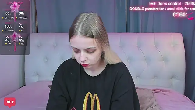 Alice Halle online show from 10/13/25, 08:14