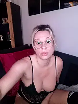 Snapshot of SpicyVicky chatting on 02/19/25, 06:55 SpicyVicky online show from 02/19/25, 06:55