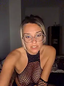 SpicyVicky online show from 05/15/26, 04:30