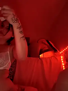 Snapshot of Linalicious chatting on 11/08/25, 04:40 Linalicious online show from 11/08/25, 04:40