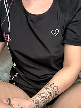 Linalicious online show from 03/02/26, 06:36