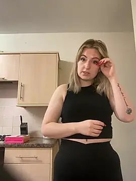 Snapshot of Rebeccaxxx chatting on 12/31/24, 03:09 Rebeccaxxx online show from 12/31/24, 03:09