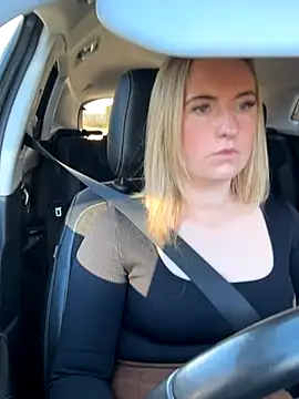 Snapshot of Rebeccaxxx chatting on 11/21/25, 12:48 Rebeccaxxx online show from 11/21/25, 12:48