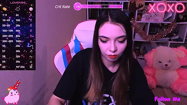 Snapshot of Sia_Shine chatting on 02/23/25, 04:13 Sia Shine online show from 02/23/25, 04:13