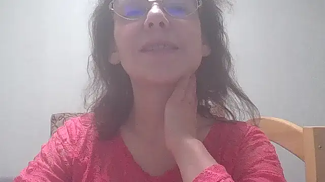 Snapshot of HollyJewel chatting on 12/19/24, 04:46 HollyJewel online show from 12/19/24, 04:46