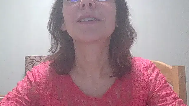 Snapshot of HollyJewel chatting on 02/14/25, 07:33 HollyJewel online show from 02/14/25, 07:33