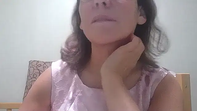 HollyJewel online show from 10/31/25, 06:53