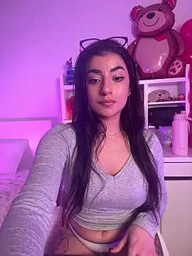 Snapshot of ZoeZayd chatting on 02/17/26, 09:10 ZoeZayd online show from 02/17/26, 09:10