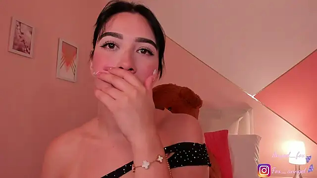 Snapshot of angeel_fox chatting on 01/08/25, 05:59 angeel fox online show from 01/08/25, 05:59