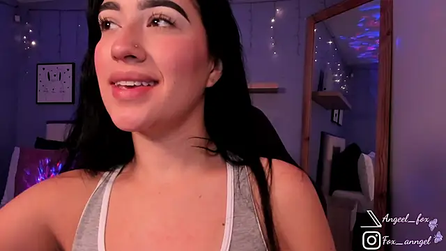 Snapshot of angeel_fox chatting on 01/30/25, 04:58 angeel fox online show from 01/30/25, 04:58