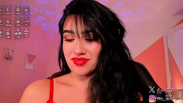 Snapshot of angeel_fox chatting on 02/19/25, 05:05 angeel fox online show from 02/19/25, 05:05