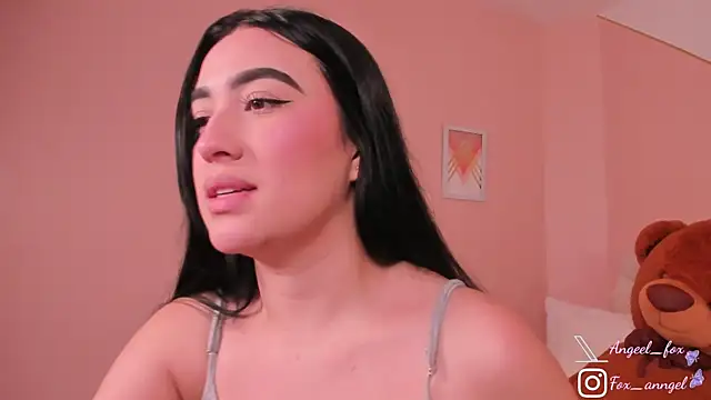 Snapshot of angeel_fox chatting on 09/27/25, 03:11 angeel fox online show from 09/27/25, 03:11