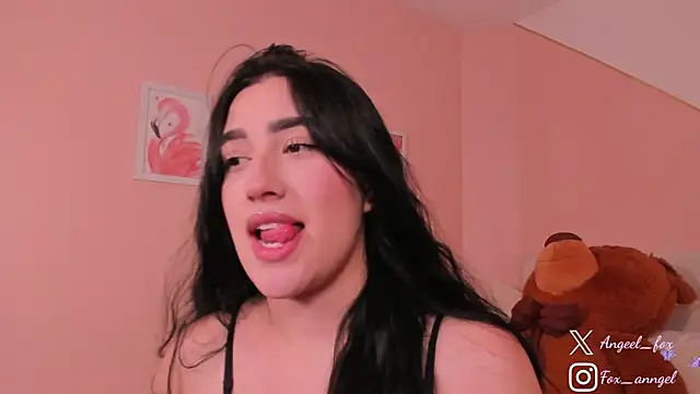 Snapshot of angeel_fox chatting on 10/07/25, 02:53 angeel fox online show from 10/07/25, 02:53