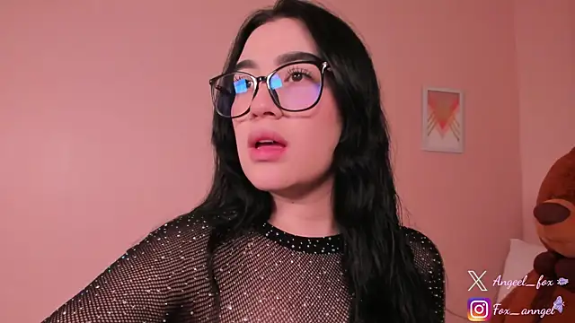 Snapshot of angeel_fox chatting on 10/11/25, 04:55 angeel fox online show from 10/11/25, 04:55