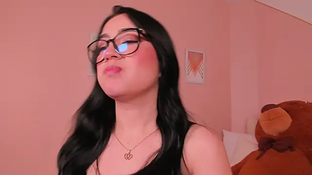 Snapshot of angeel_fox chatting on 11/20/25, 04:12 angeel fox online show from 11/20/25, 04:12