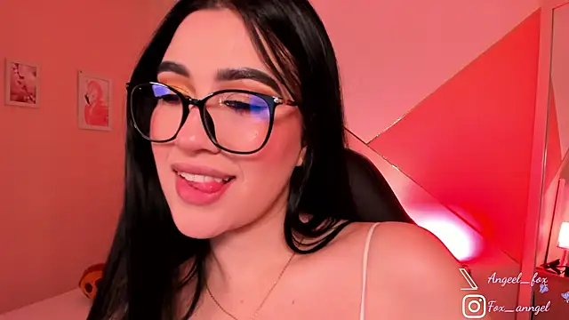 Snapshot of angeel_fox chatting on 12/20/25, 01:07 angeel fox online show from 12/20/25, 01:07