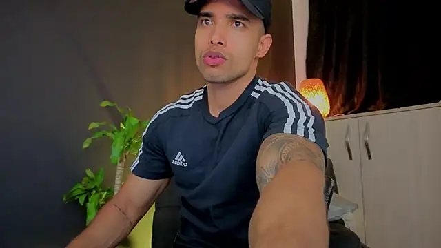 Snapshot of LincomAmith chatting on 11/07/25, 01:27 LincomAmith online show from 11/07/25, 01:27