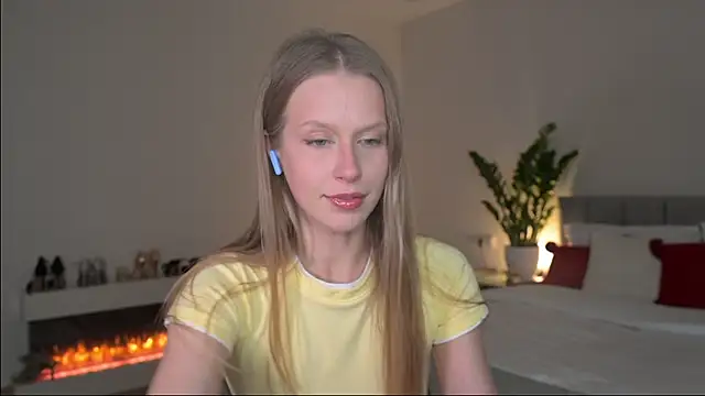 Snapshot of ella_twinkl chatting on 04/25/26, 09:01 ella twinkl online show from 04/25/26, 09:01