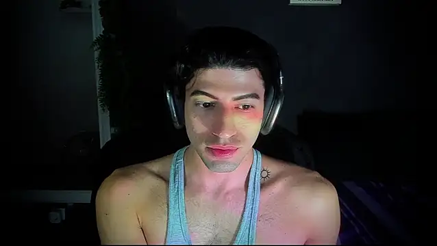 Snapshot of newjeff chatting on 10/24/25, 08:38 newjeff online show from 10/24/25, 08:38