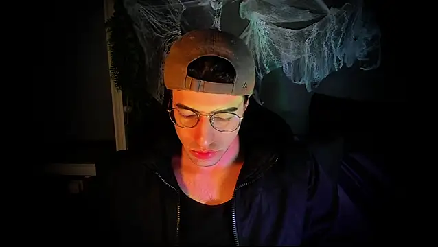 Snapshot of newjeff chatting on 10/31/25, 09:21 newjeff online show from 10/31/25, 09:21